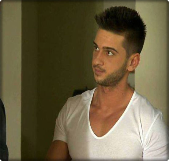 N-am făcut nimic. O,O #I. [ spune serios. ]