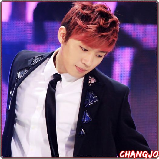 *- :)) Oh..hyung..ai sii ajuns? :-? [se ridica] Sa vorbesti cu Joe.. - ix __ Episodul 008 __ xi