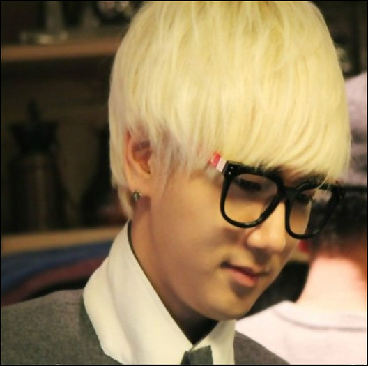 2 - Happy birthday Yesung