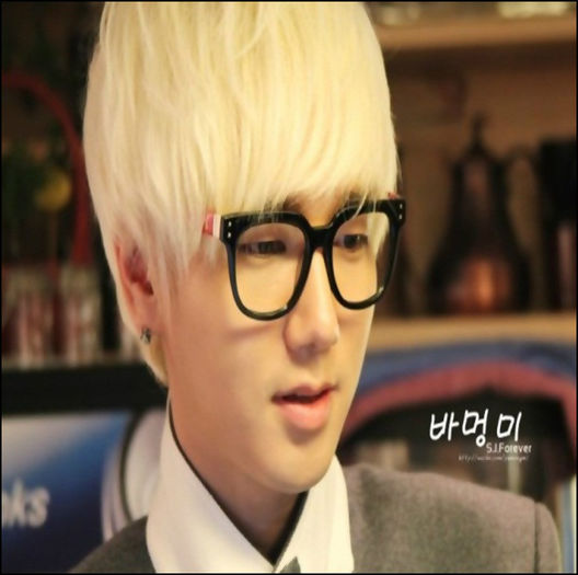 4 - Happy birthday Yesung