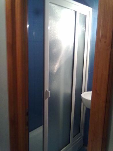 Usa culisanta cada baie