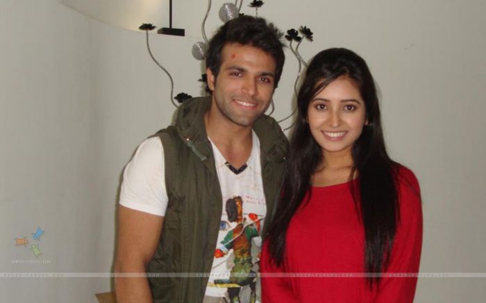 241849-asha-negi-rithvik-dhanjani - Asha Negi