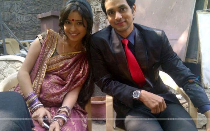 259548-shakti-arora-asha-negi