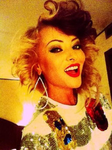 316965_382867641808346_1556592871_n