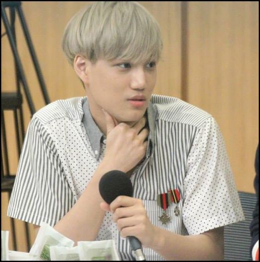 (Kai) ..[se aseaza jos;se uita la Hwa; il bufneste rasul] Asa-i ce frumoasa-i dragostea? :3 :))=))