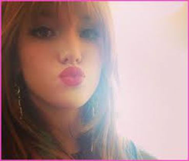 Îmi cer scuze, eu nu pot să beau. - X _ Singura pe lume _ MOvie