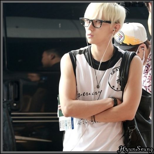 [(:] ..Byes. :-h ..Lasa Kai, gasesti tu afectiune. :-? ..:))