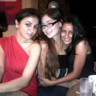 575563_416250438456214_518049188_n - Rare pics of sara khan