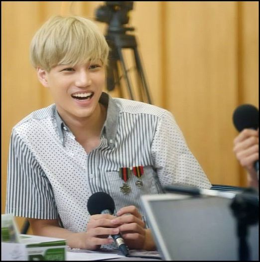 (Kai) ..Prima monstra e gratuitaaa. :> :))=)) ..[bea;uitandu`se]