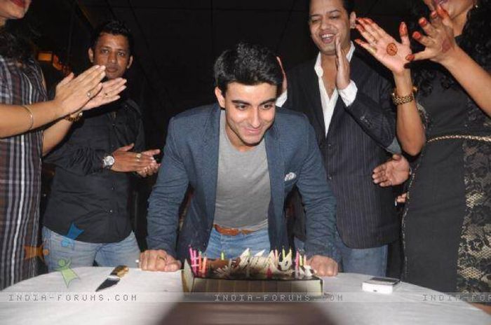 1236303_192574824248625_2111493014_n - Gautam Rode