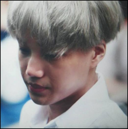 (Kai) ..[bea;isi ia telefonul;se joaca pe telefon :))] ..(:| :)) - ix __ Episodul 010 __ xi