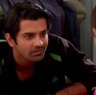 81 - Barun Sobti aka Arnav Singh Raizada-ASR