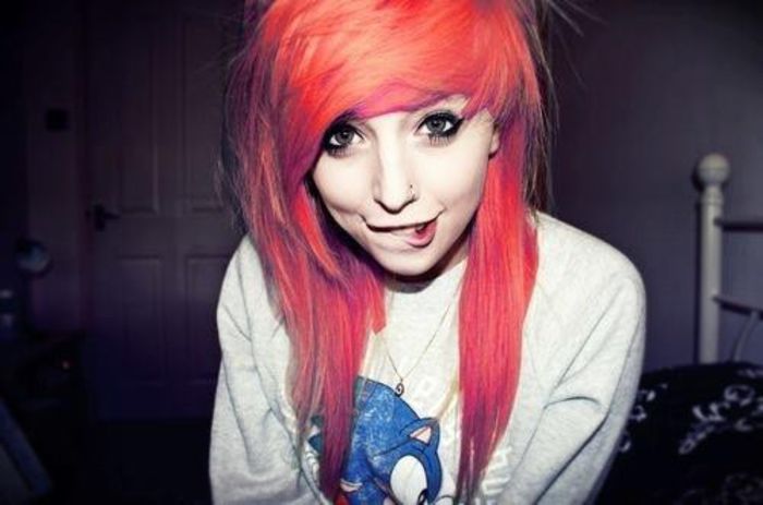 　　　　　　　@EMA ↘ is my friend ↙