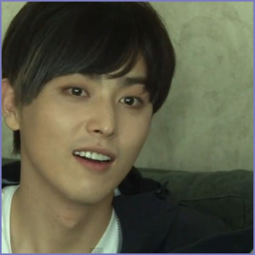 <.> Da ce..vrei sa plangem? :-?..:))