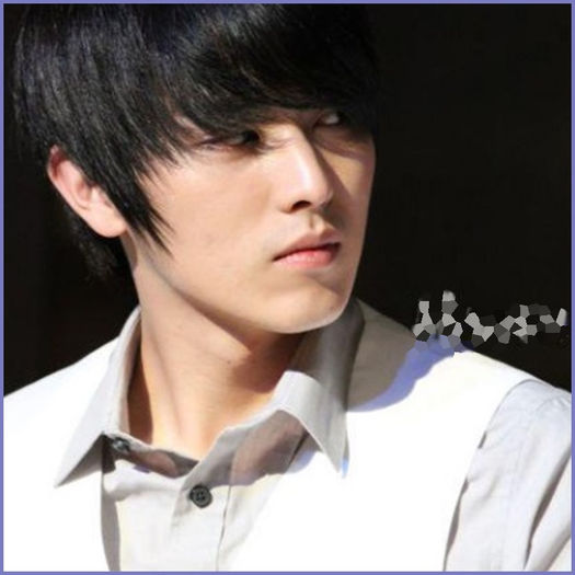 <.> Intrebarea mai buna era daca tu dormi noaptea -_-..:)) [se ridica|pleaca la buc.]