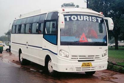 tourist-bus - Transportul in India