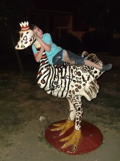 ............pe partea dreapta..... sau.....