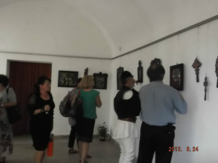 Picture 1 023 - expozitie alba Muzeul Unirii Alba Iulia a doua viata