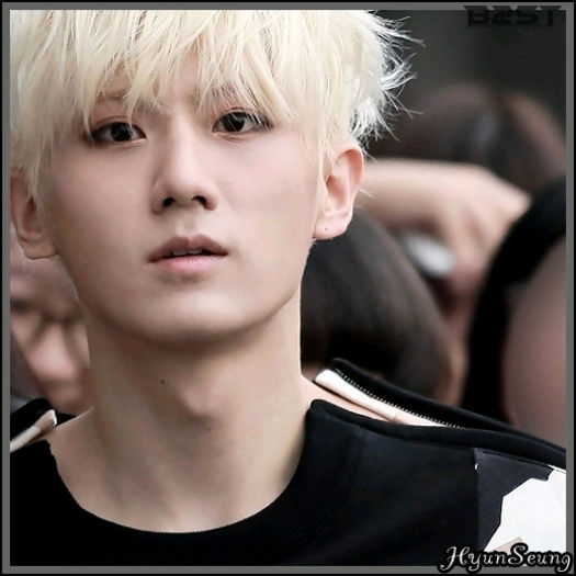 [(:] ..Posibilul asta il iau ca pe un `da`. :-? ..Hey G.na. :-h