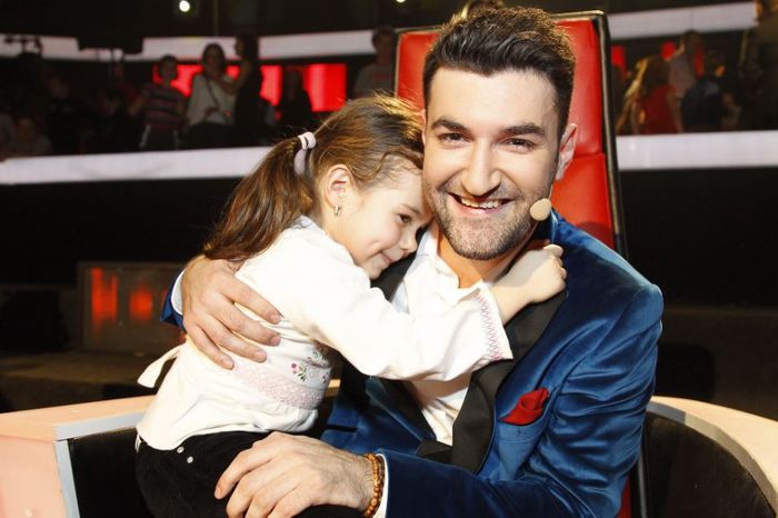 37103_577391538953797_369033853_n