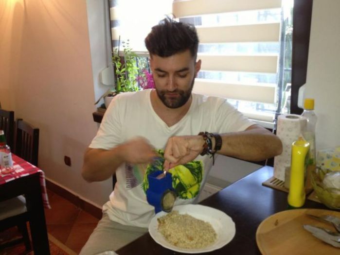 a-stat-departe-de-ochii-presei-pana-acum-si-sigur-nu-ai-mai-vazut-o-cum-arata-mama-lui-smiley-si-cat