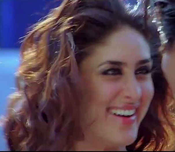 CAPS SUPER (200) - Kareena Kapoor 2