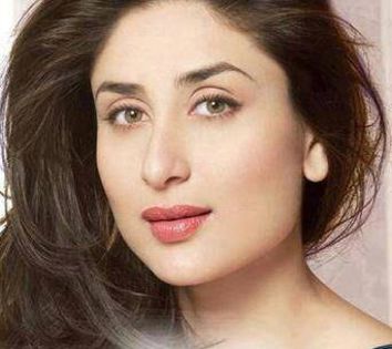423886_609315759078758_300864863_n - Kareena Kapoor 2