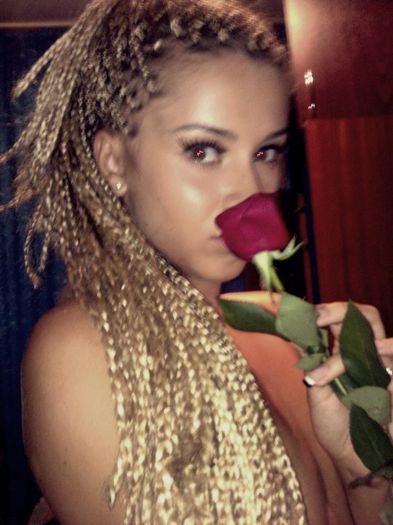 282796_218743118170215_2477991_n