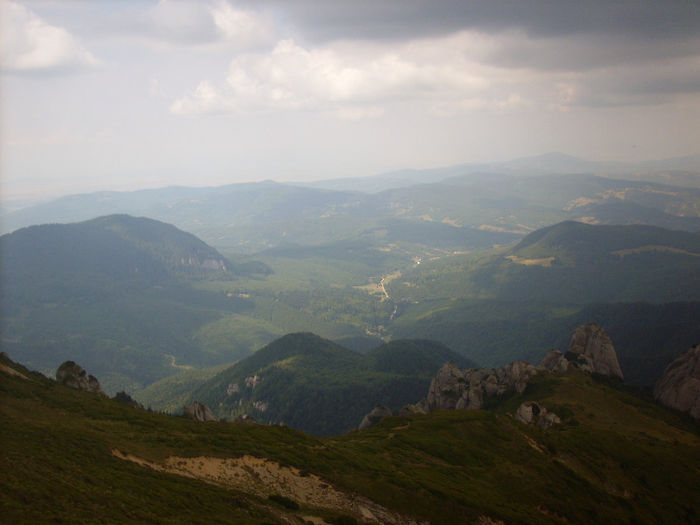 IMG_0909; Vedere de pe munţii Ciucaş.
