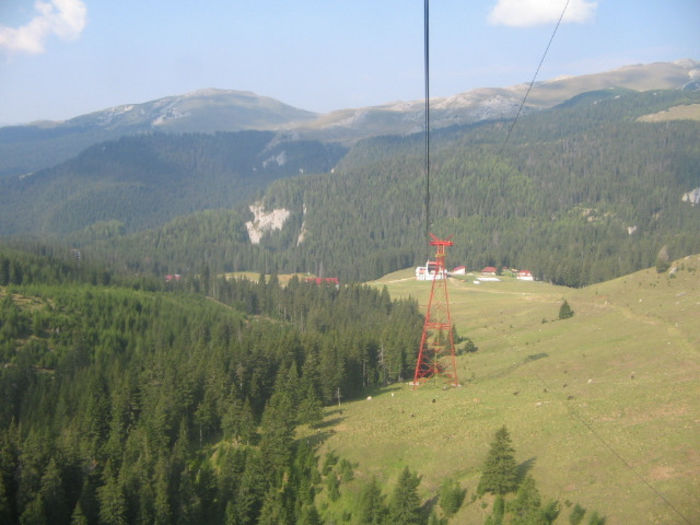 IMG 0197; Urcăm cu telecabina spre Babele.

