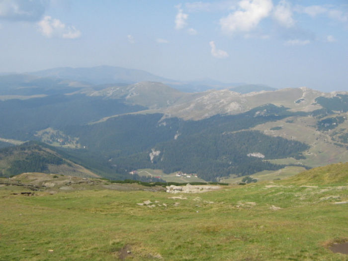 IMG 0200; Vedere de la cabana Babele înspre peştera Ialomicioarei.
