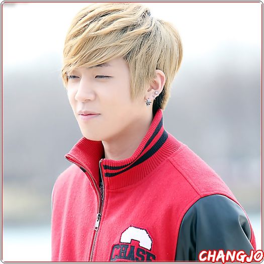 *- [cantand->] Pa-ra-pa-pa-paam..i`m lovin` it. :D :| :))=)). - ix __ Episodul 012 __ xi