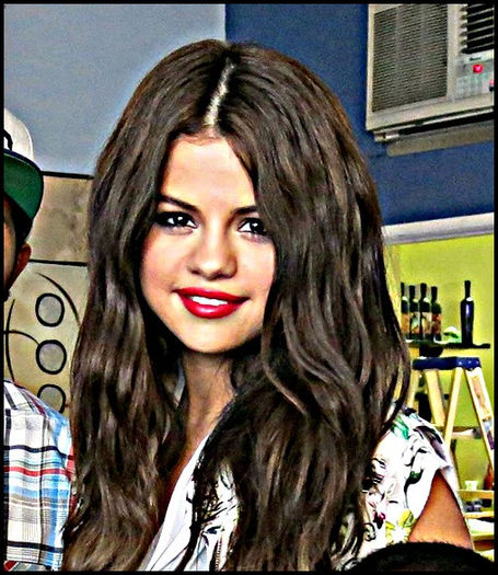 Selena :x - x -  peOple whO inspirE mE