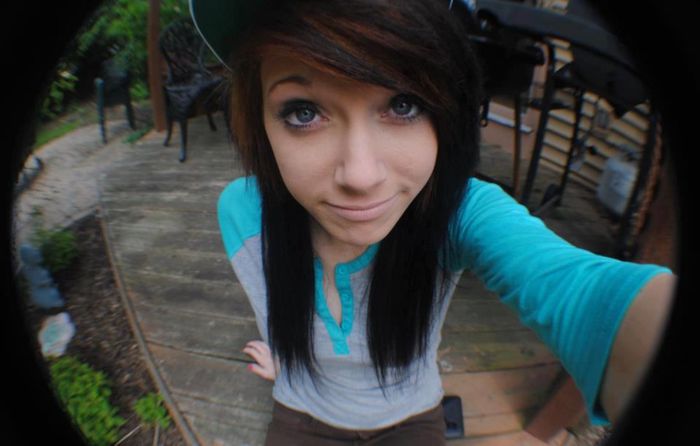 　　　　　　　@DENII ↘ is my friend ↙