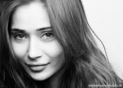 images (1) - Actress Sara khan