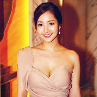 538792_385701401460392_701522756_n - Park Min Young