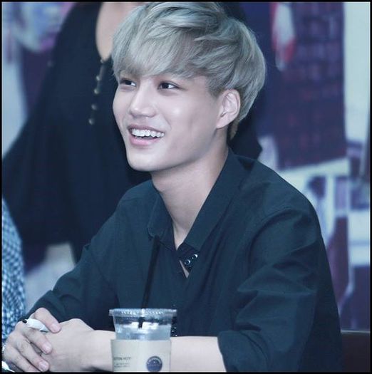 (Kai) ..Eu ti-as zice ca ..byee :-h.. ca te iubesc,dar dupa ma bate hyung. :))=)) ..:> - ix __ Episodul 012 __ xi