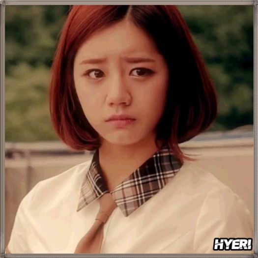 @. ..:-< ..[se sterge la ochi] ..Ok.. :) ..[il imbratiseaza] ..O sa`mi fie dor de tine.. :( .. - ii - Hyeri Room - ii