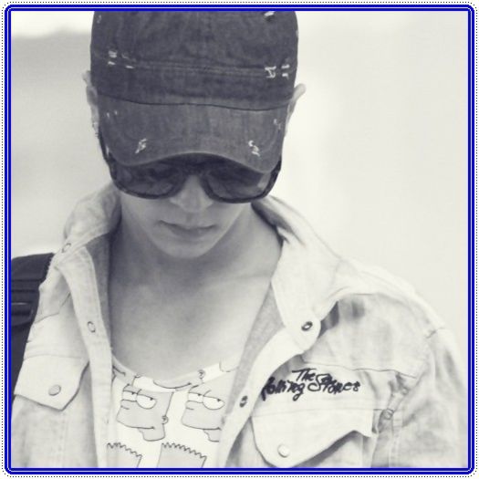 |~| ..[coboara; pleaca la buct; se intoarce band suc; se uita pe acolo] ..(:| .. :| ..
