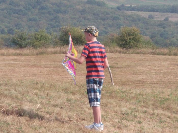 Picture 834 - NEPOTII IN TIMPUL LIBER