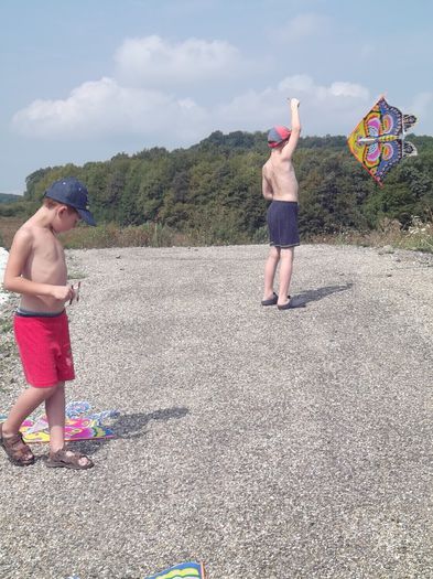 Picture 839 - NEPOTII IN TIMPUL LIBER