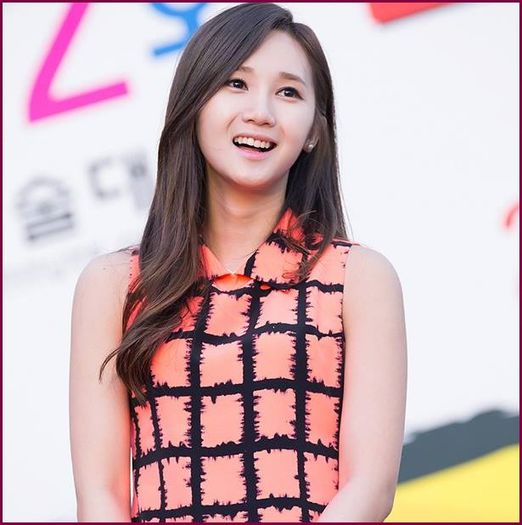 Ara.. Buna.. Unnie..[Lizzy =))] Vrei ceva de baut? :) Si..unde e bucataria? :-s :)) - ix __ Episodul 014 __ xi