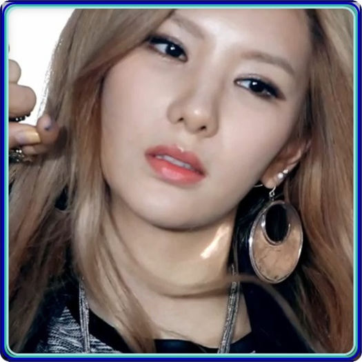 • Chiar? :-?.. ok.. Pff..-_-..Lizz.. Scuze..am uitat ca tu la ora asta inca dormi..-_-..Eu nu vreau. - ix __ Episodul 014 __ xi