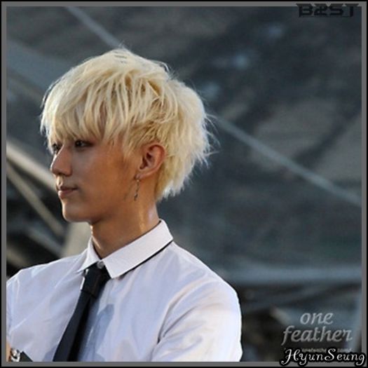 [(:] .Nu mint. :-s ..:)) ..Seob ..de ce tot pui de la tine? :-L .. - ix __ Episodul 014 __ xi