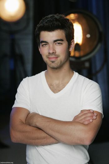 ﻉ√٥ﺎ Joe ﻉ√٥ﺎ - 2__Joe Jonas__2