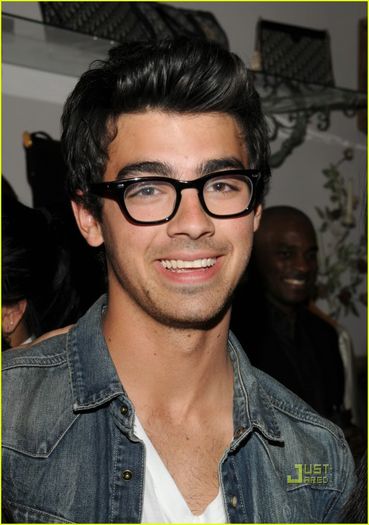 ﻉ√٥ﺎ Joe ﻉ√٥ﺎ - 2__Joe Jonas__2