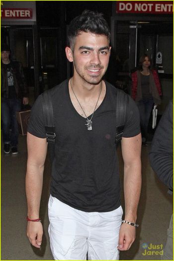 ﻉ√٥ﺎ Joe ﻉ√٥ﺎ - 2__Joe Jonas__2