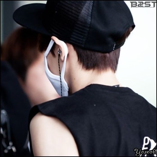[:X] ..[impingandu`l pe JH spre usa] ..Aaa... byess. :d ..[pleaca cu JH] - ix __ Episodul 014 __ xi
