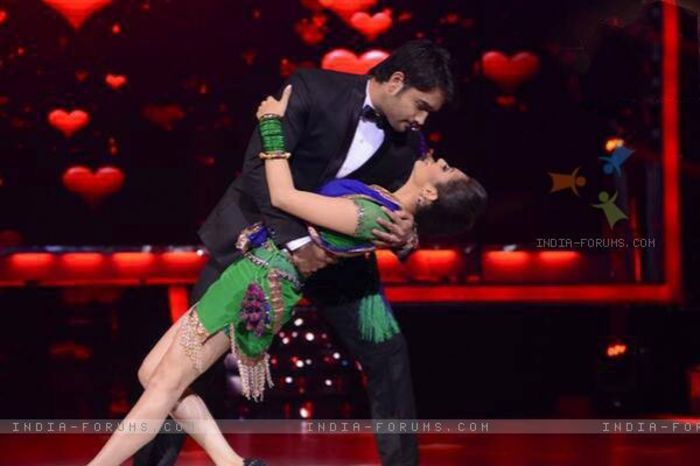 292966-drashti-dhami-and-vivian-dsena