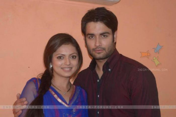 261556-vivian-and-drashti